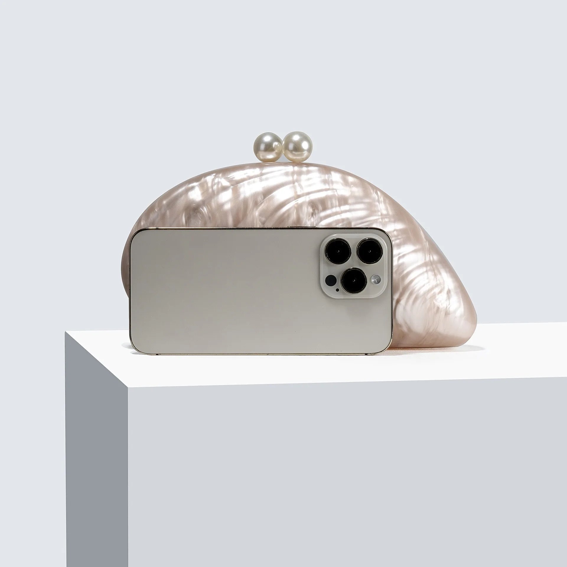 SOERA Valentina Shell-Shaped Clutch Purse - Handbags -  White