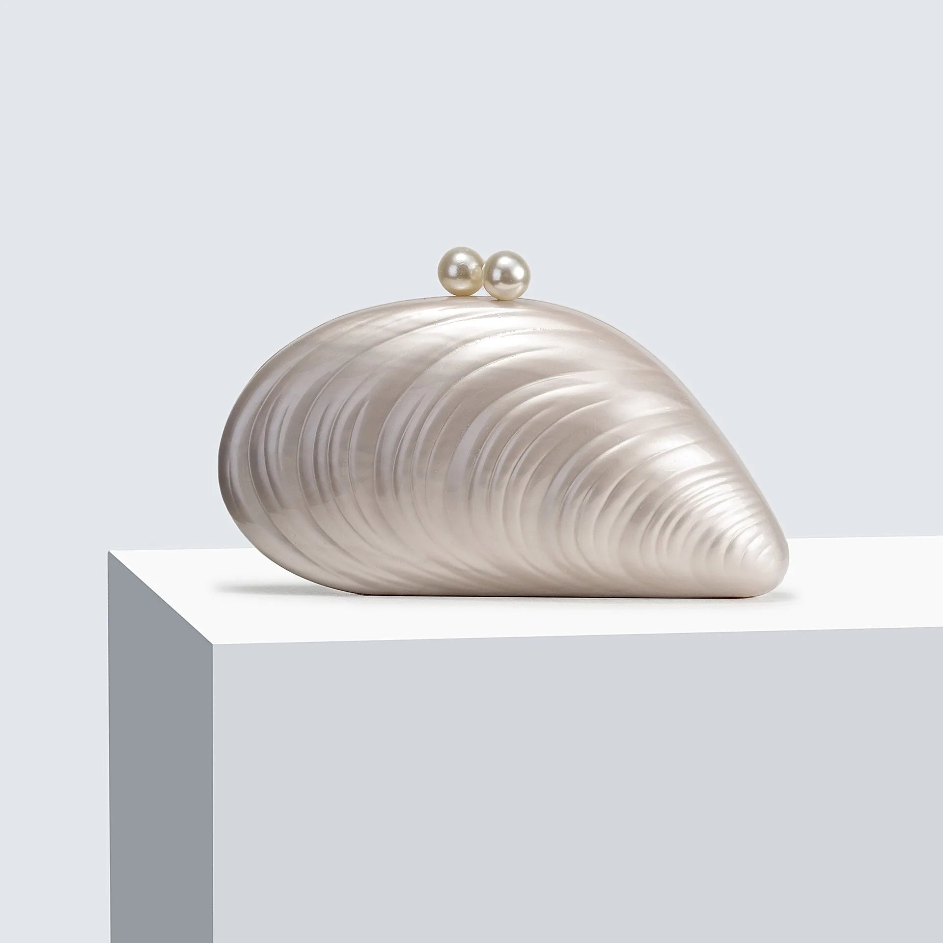 SOERA Valentina Shell-Shaped Clutch Purse - Handbags -  White