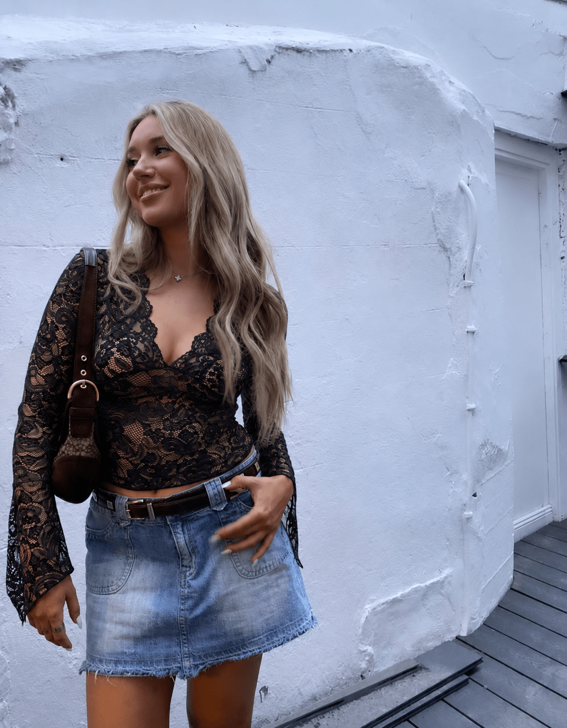 Sophia top s krajkou a výstřihem do V